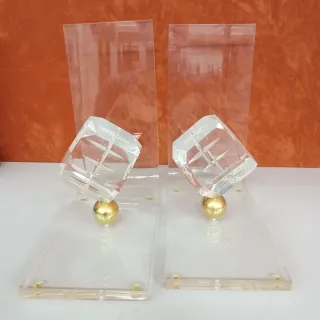 2 sujetalibros metacrilato con dado