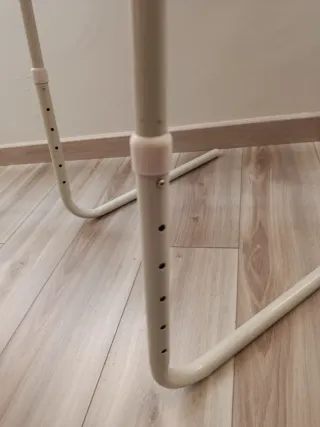 Mesa auxiliar para sofá beige PLEGABLE