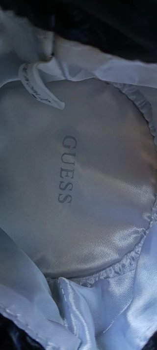 Bolso Joyero Guess Negro Corazón Plateado