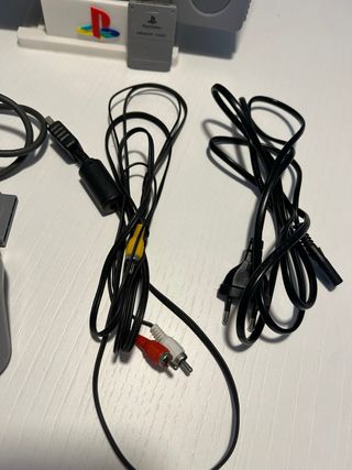 Consola Sony PS1 Gris + Mando y Juego