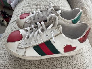 Zapatillas Gucci niña corazón y rayas