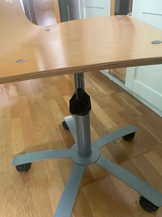 Silla Ikea Jules madera ruedas regulable