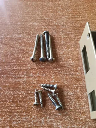 Cerradura Jis con llaves y tornillos