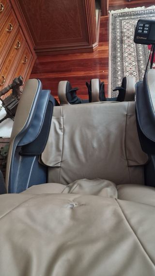 Sillón de masaje beige y negro