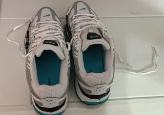 Zapatillas Nike Air P6000 Plata y Blanco