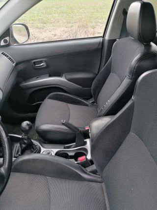 Mitsubishi Outlander  4x42011