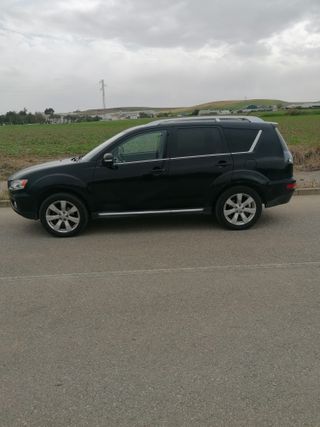 Mitsubishi Outlander  4x42011