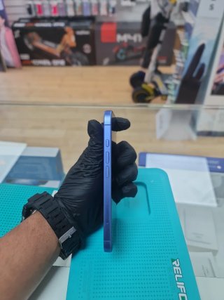 iPhone 16 Azul