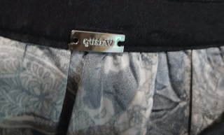 Vestido estampado paisley marca de lujo Gustav.