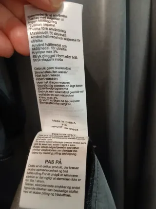 Vestido estampado paisley marca de lujo Gustav.