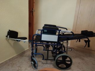Silla de ruedas reclinable negra