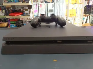 PS4 (PlayStation 4) Negra con Mando 1TB