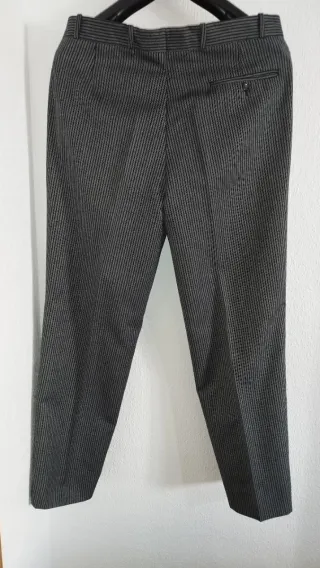 Chaqué Negro Clásico con Pantalón Raya