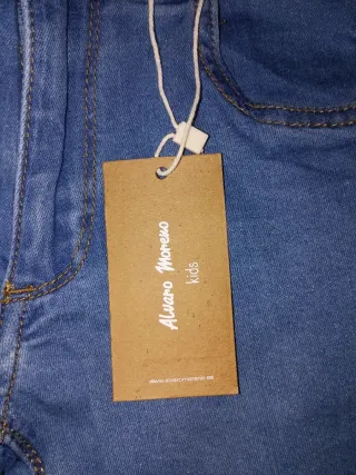Pantalón vaquero largo nuevo
