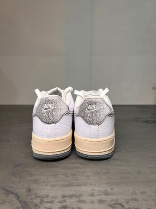 Nike Air Force 1 '07 LX Mujer Plata