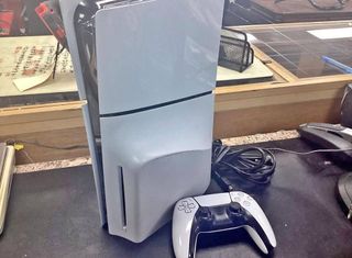 Consola PS5 Slim con lector y mando