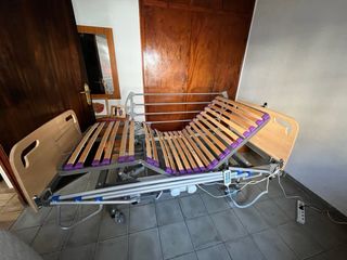 Cama Geriátrica Articulada con Carro Elevador