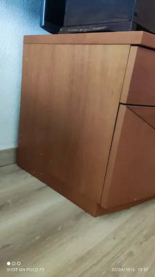 Mueble TV madera diseño curvo