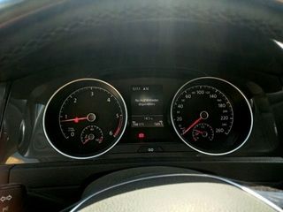 Volkswagen Golf Volkswagen Golf Business & Navi 1.6 TDI 85kW Variant