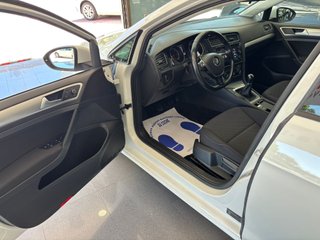 Volkswagen Golf Volkswagen Golf Business & Navi 1.6 TDI 85kW Variant