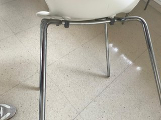 Par de Sillas Broringe IKEA Blancas
