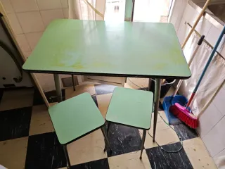 Mesa y 2 Sillas Vintage
