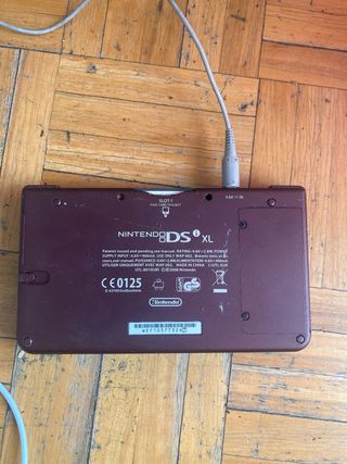 Nintendo DSi XL Roja + Juego