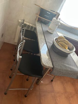 Muebles de cocina granate y blanco en buen estado