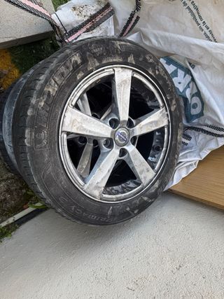 3 Ruedas Volvo V40