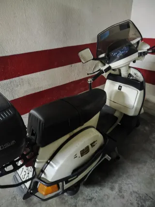 Vespa T5 125cc Blanca 1987