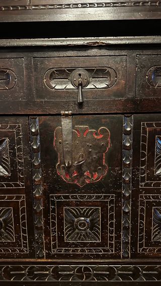 Mueble Antiguo Madera Tallada Oscuro