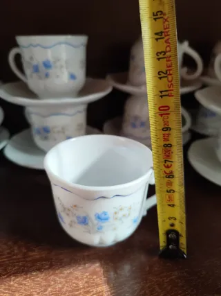 Juego de 12 Tazas Arcopal con Platillos