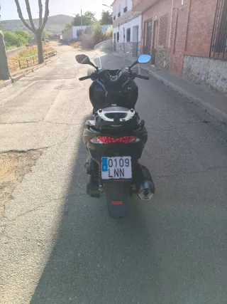 Kawasaki J300 Negra y Verde