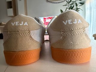 Zapatillas Volley Blancas y Beige