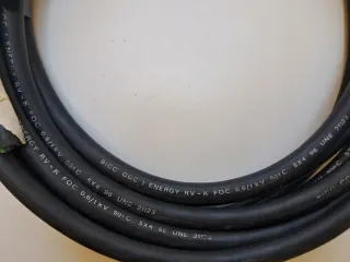 Manguera de  5 cables de 4mm cada cable. (0,6/1KV)