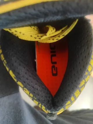 Patines Replic hockey amarillos y negros