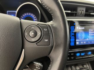 Toyota Auris BERLINA CON PORTÓN 1.8 140H HYBR 2018