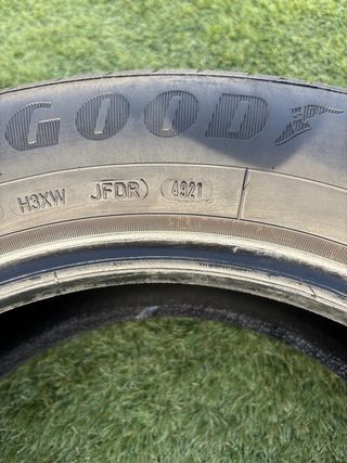 Neumáticos 205-60R16 EN PERFECTO ESTADO