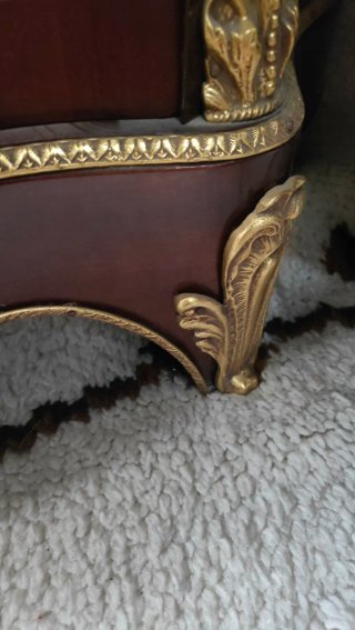 Entredós madera con marquetería y mármol