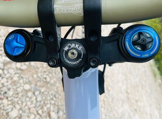 Bicicleta descenso Cube two15 del 2025