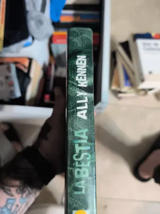 La bèstia (Narrativa Singular) (Catalan Edition)