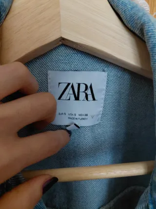 Cazadora vaquera Zara patchwork