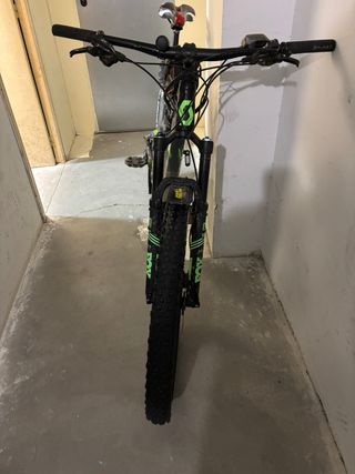 Bicicleta eléctrica de montaña
