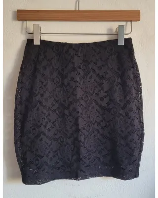 Falda Mini Encaje Negra Pull&Bear