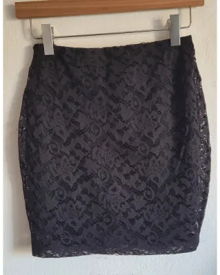 Falda Mini Encaje Negra Pull&Bear