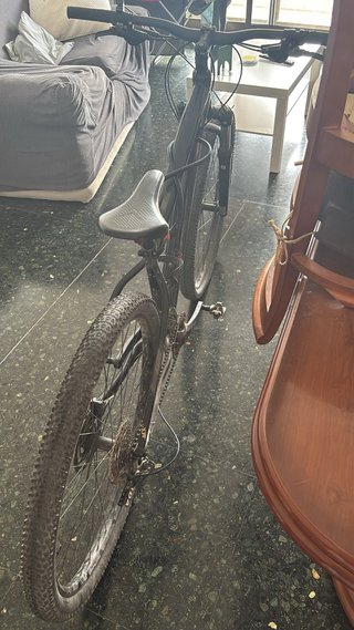 Bicicleta de montaña negra Mx 29 30
