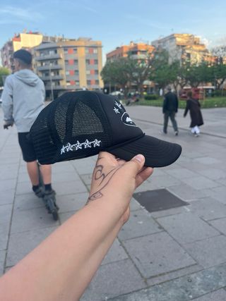 Gorra negra corteiz