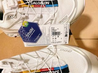 Zapatillas Salomon Blancas y Grises