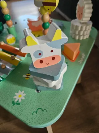 Mesa de actividades infantil de madera
