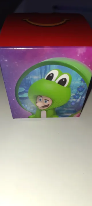 Moneda y figura Luigi Bros McDonald's